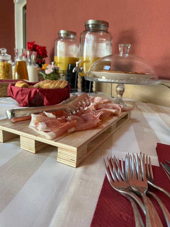 Bed & Breakfast La Rondinella Cerasolo Exteriör bild